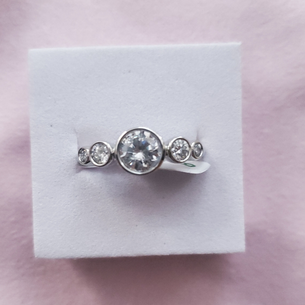 Daring Romance Diamond Cubic Zirconia